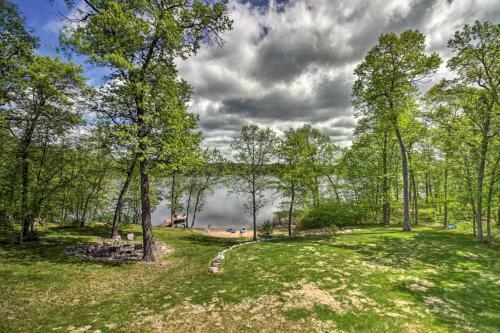 Stunning Crosslake Cabin With Deck And Lake Views!