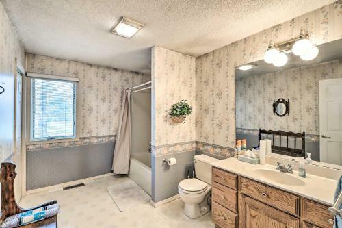 40-acre Poplar Bluff Nature Lovers Paradise!