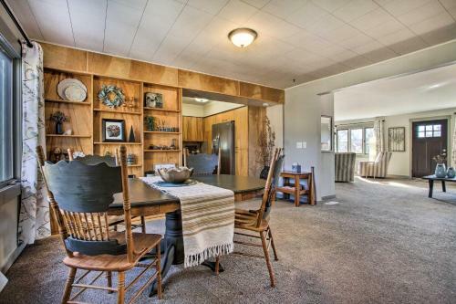Cozy Choteau Home With Fire Pit, Grill, Yard!