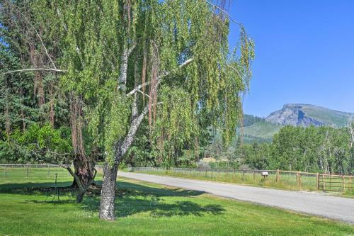 Montana Retreat Original Hamilton Log Cabin!
