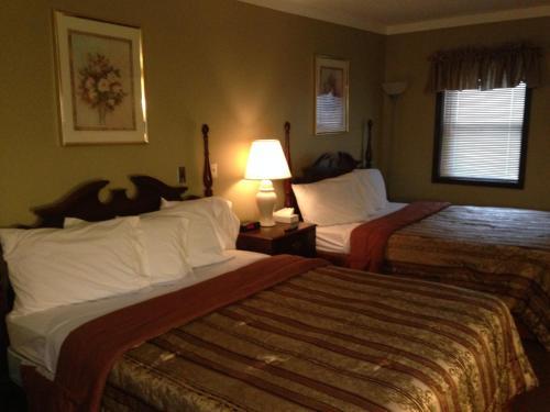 Motel Fred's Inn Restaurant & Lodging