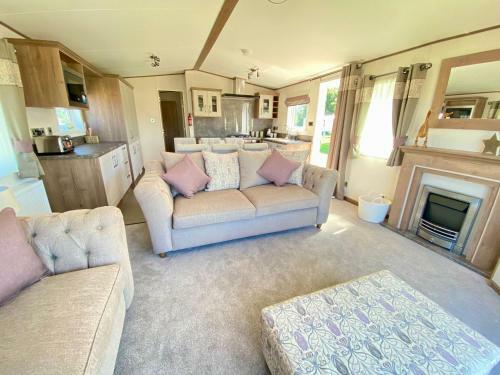 Puddleducks, Dog Friendly Hot Tub Lodge