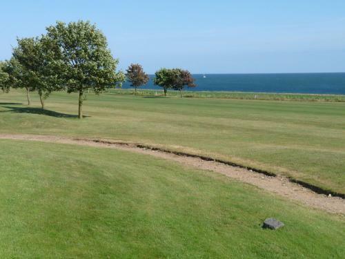 Apartamento Fewo-mit-terasse-u-garten-am-golfplatz