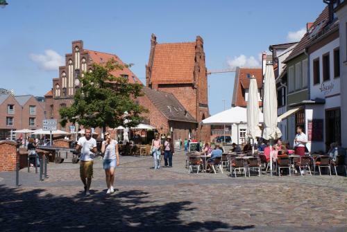 Thie� Mit Terrasse & Parkplatz - Abc202