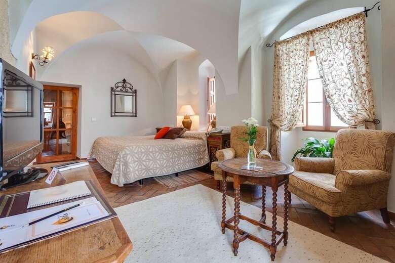 Hotel La Casa Del Califa