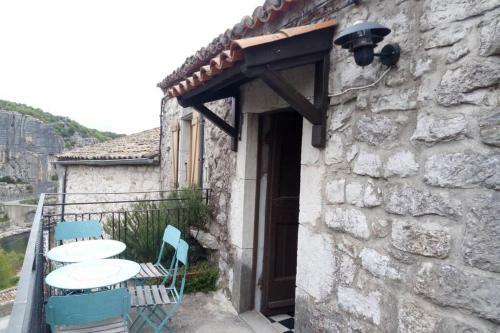 Maison Pierre Et Vo�te Au C?ur Du Village