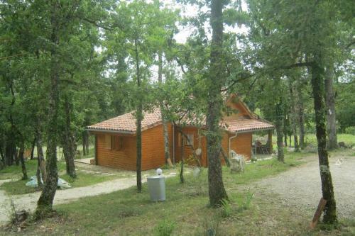 Chalet Champ�tre Dans Les Bois Du Lot, Immersion.