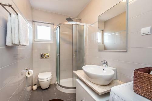 Modern & Comfy Apartment Marko