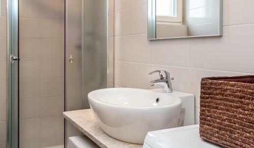 Modern & Comfy Apartment Marko