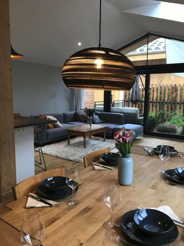 Gorgeous New-built Townhouse In Prime Location