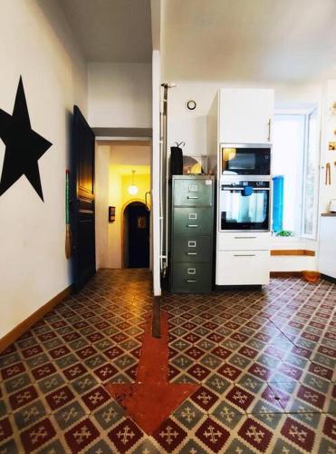 Grande Maison de Vill(Age)e Avec Jardin Cach�