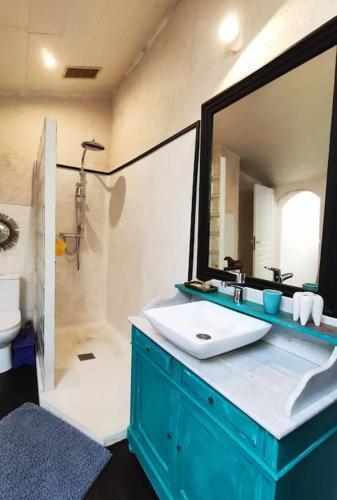 Grande Maison de Vill(Age)e Avec Jardin Cach�