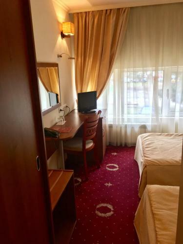 Hotel Cosmos