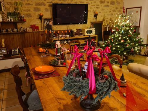 Hostal Ferme De Tayac - Charme Avec Pool