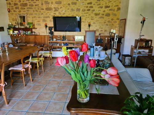 Hostal Ferme De Tayac - Charme Avec Pool