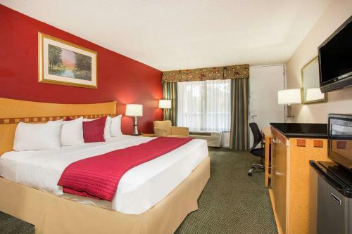 Hotel Ramada Inn And Conference Center