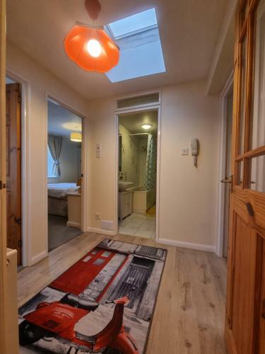 Lovely 2 Bedroom Apartment With Private Parking
