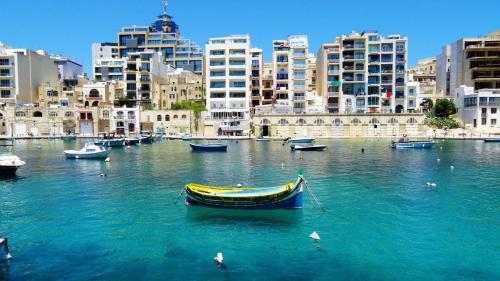 Modern 2 Bedroom Apartment In St Julians