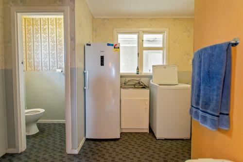 Chime Cottage - Riverton Holiday Home