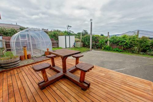 Chime Cottage - Riverton Holiday Home