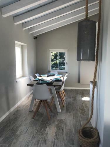 Redhouse Pesina