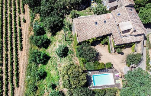 Four-bedroom Holiday Home In Uzes