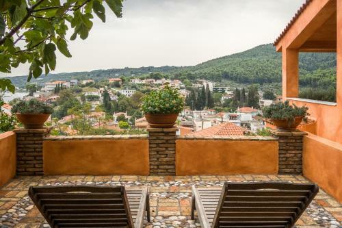 Luxury Hilltop Villa 200m From The Beach