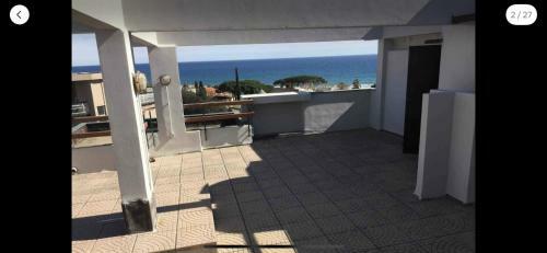Apartamento Attico Terrazzato Vicinissimo Al Mare