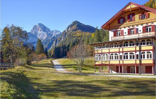 Beautiful Apartment In Dobbiaco With Sauna
