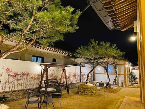 Hostal ????????
