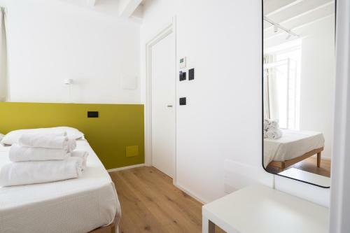 Hostal Acquapazza Restaurant & Room