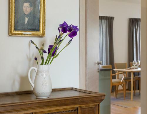 Sommavilla Apartments - Central Living