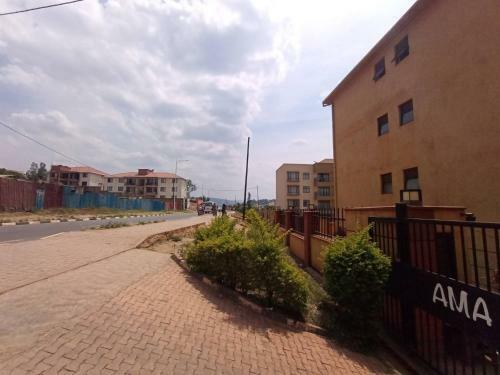 Excellent 2 Bedroom Apartment Myplace