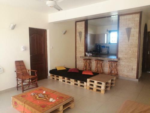Quiet Spacious Room With An Ocean Breeze Shanzu