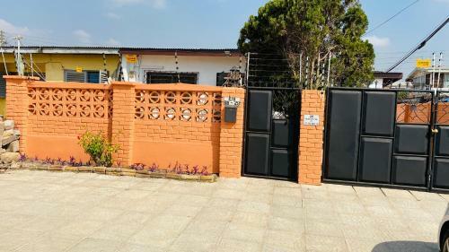 Beautiful 1-bed House In Tema Community 9