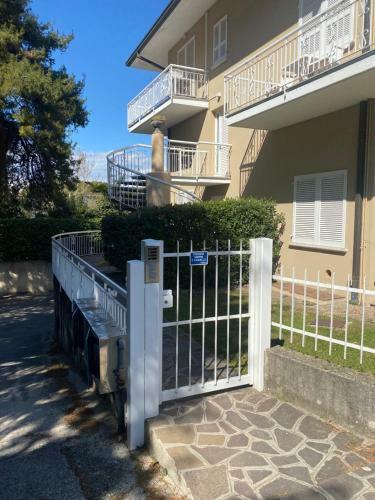 Apartamento Gardasee Appartamento Con Piscina