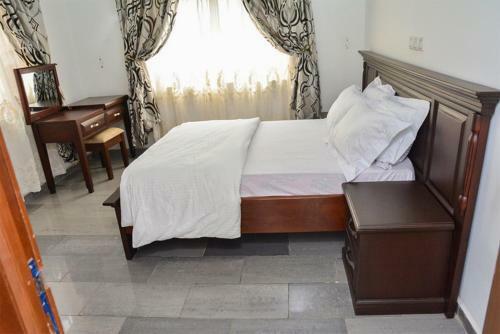 2-bedroom Bungalow In Serene Estate