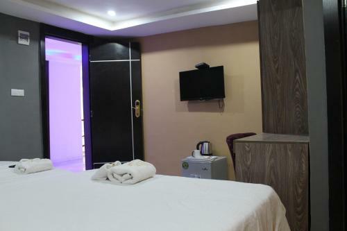 Keqs Hotel