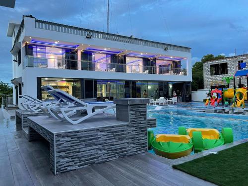 Modern 5-bedroom Villa With Pool, (A Kids Heaven).