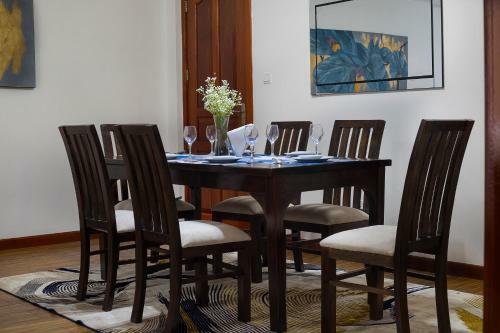 Urban Brooks Luxury Apartment By Edmor Suites