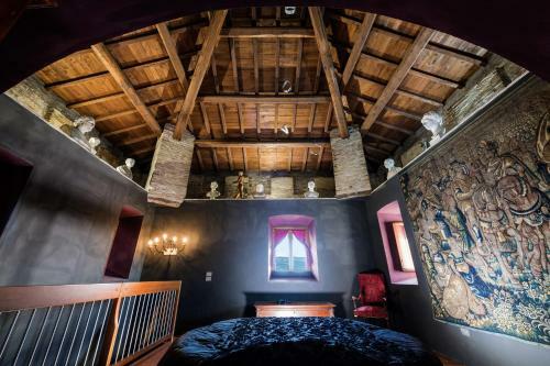 Hostal Torre Caetani- Night In A Medieval Tower