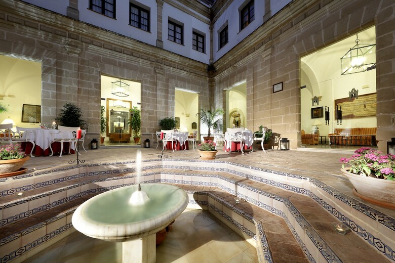 Hotel Crisol Monasterio De San Miguel