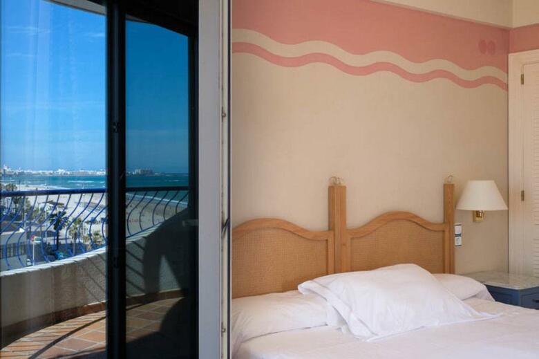 Hotel Playa Victoria