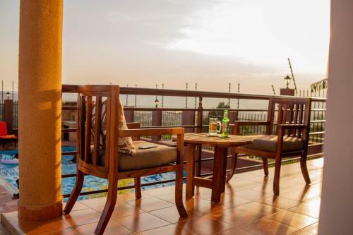 Hostal Savannah Suites