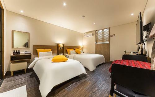 Nyx Hotel