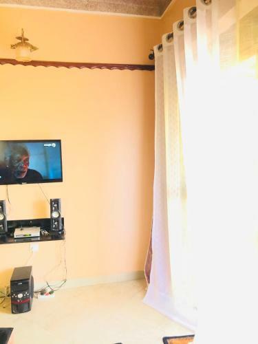 Apartamento Uzuri Homes