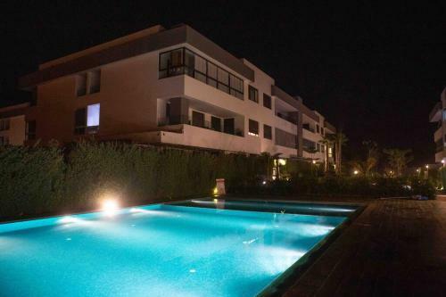 Apartamento Between Land&sea Luxurious Apt With Swimming Pool