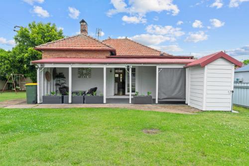 Historic Holiday Home / Cessnock