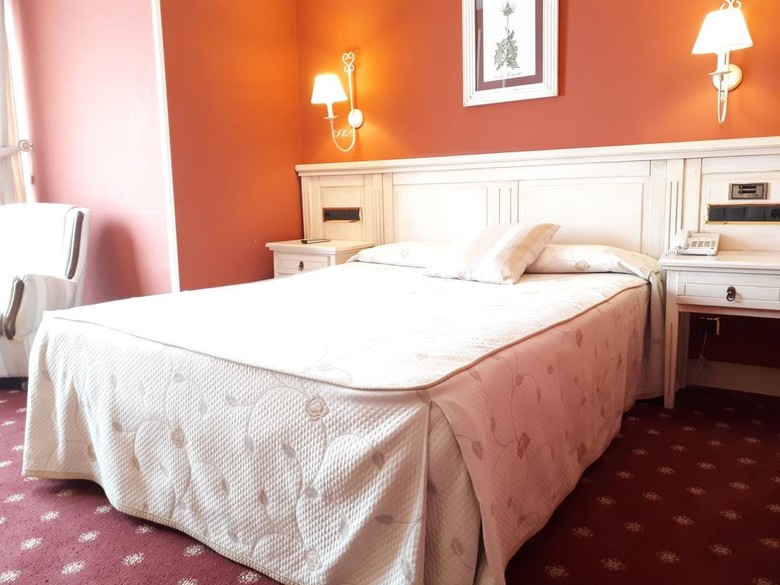 Hotel Leonor Mir�n