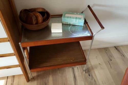 The Green Space - 2br Mcm Inspired Apartment
